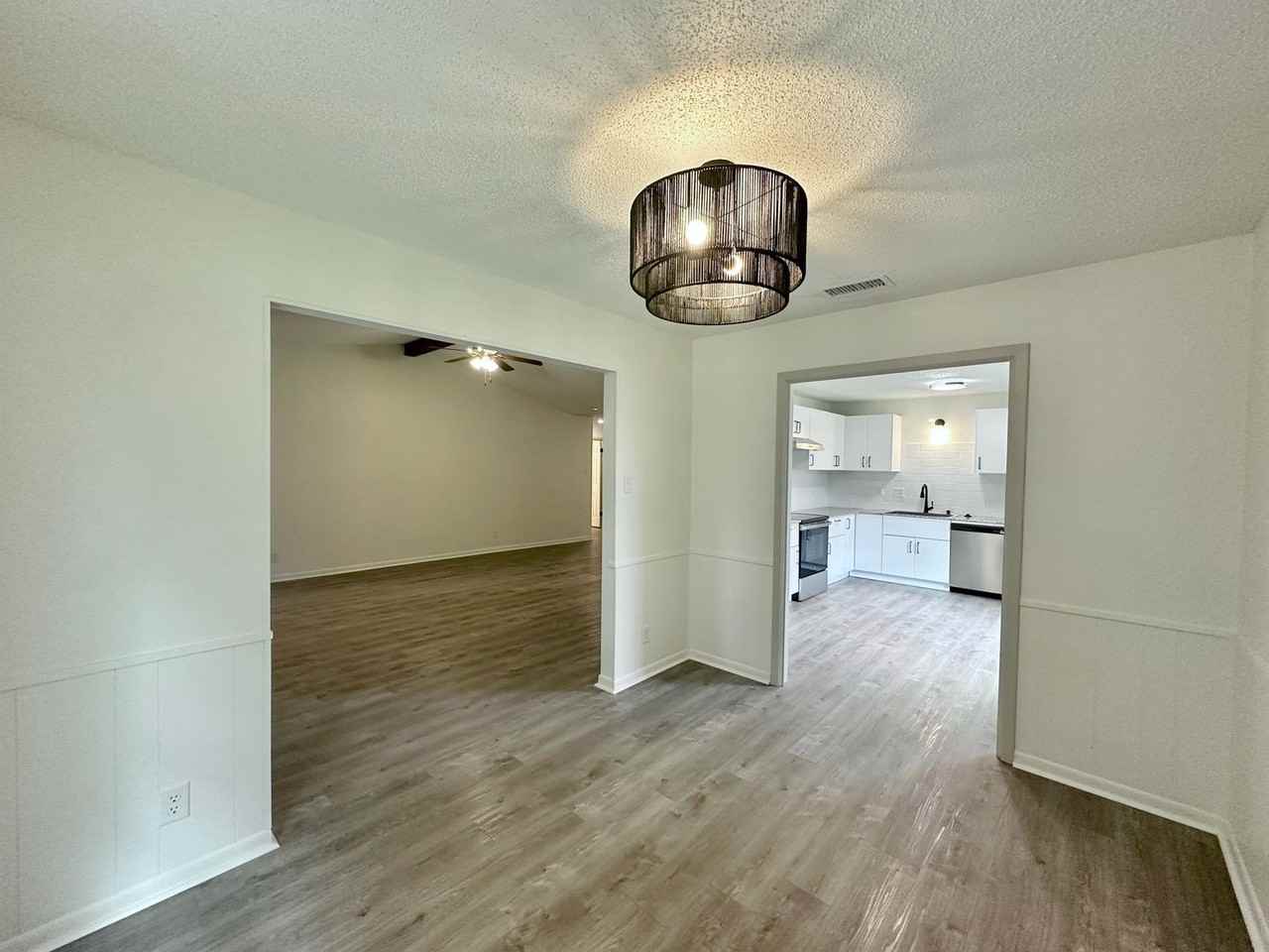 3321 Sungate Dr - Photo 5 of 25