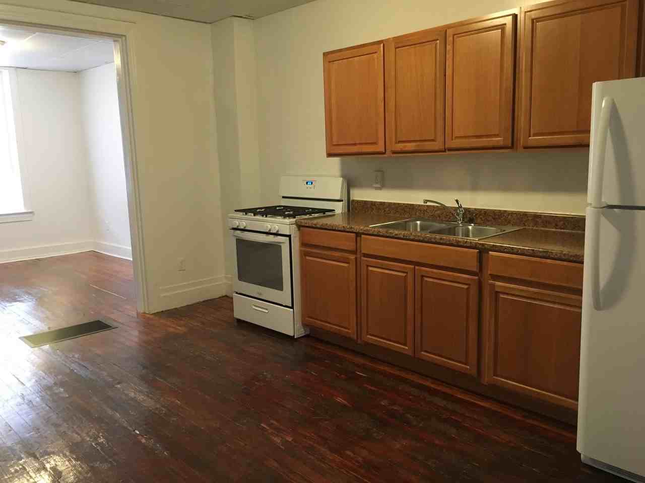 28 Lafayette St - Photo 7 of 20