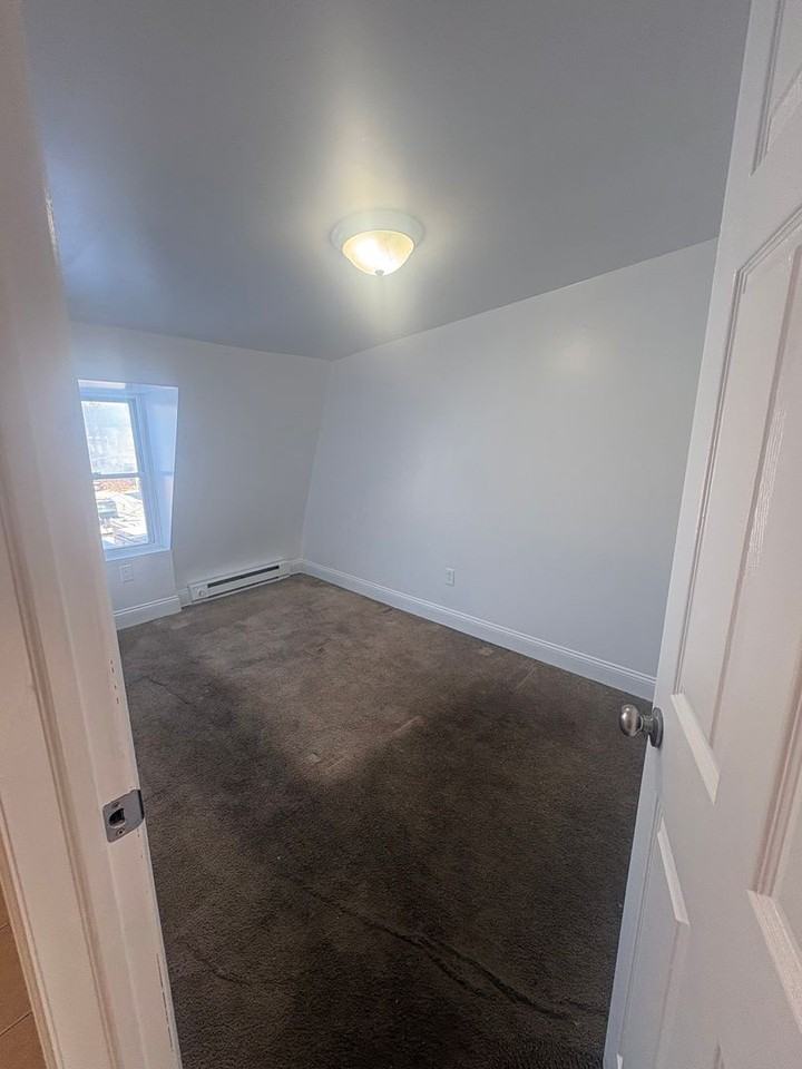 37 37 E Jackson St 3 Flr, - Photo 7 of 9