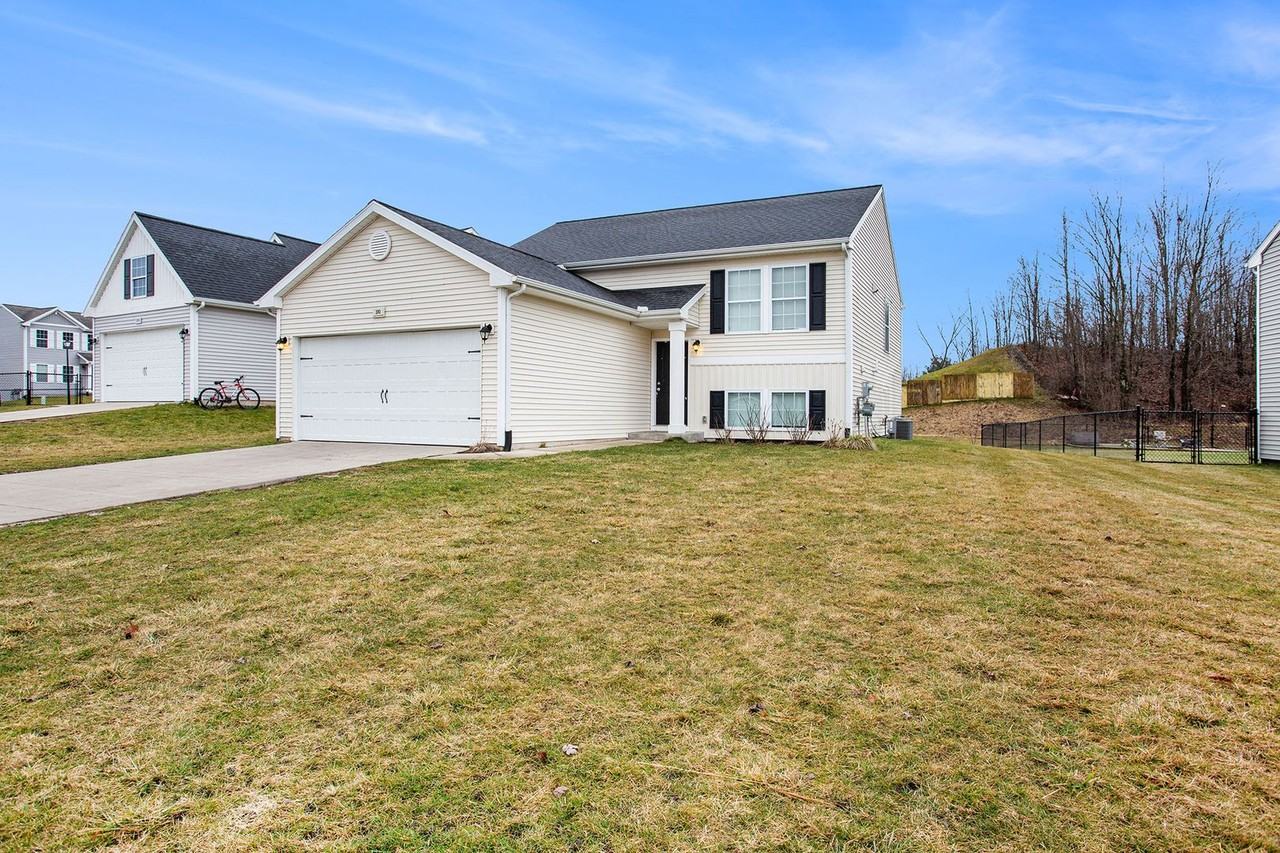 310 Wagonwheel Ct Ne - Photo 2 of 34