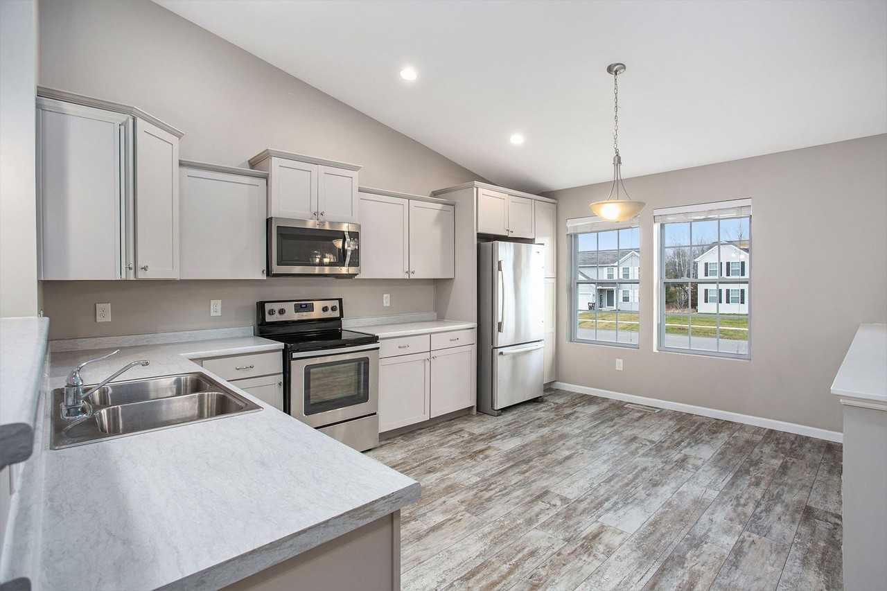 310 Wagonwheel Ct Ne - Photo 7 of 34