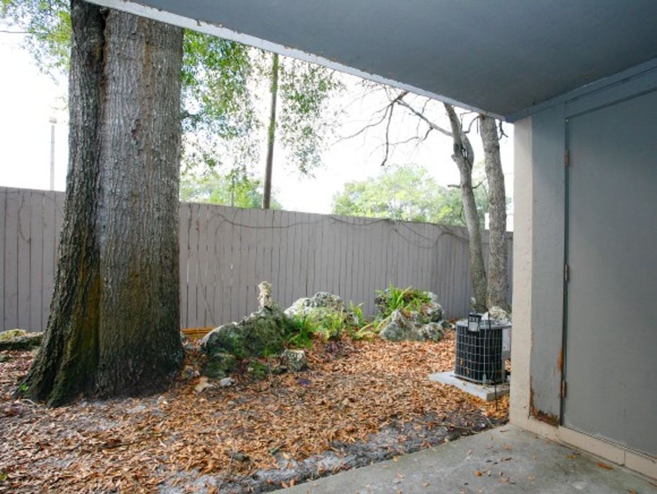 7200 Sw 8th Ave - Photo 4 of 9