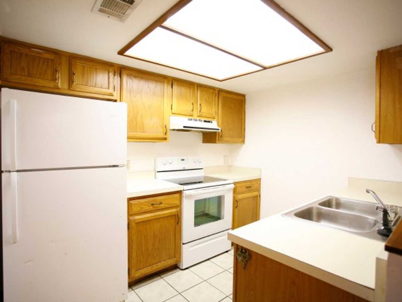 7200 Sw 8th Ave - Photo 2 of 9