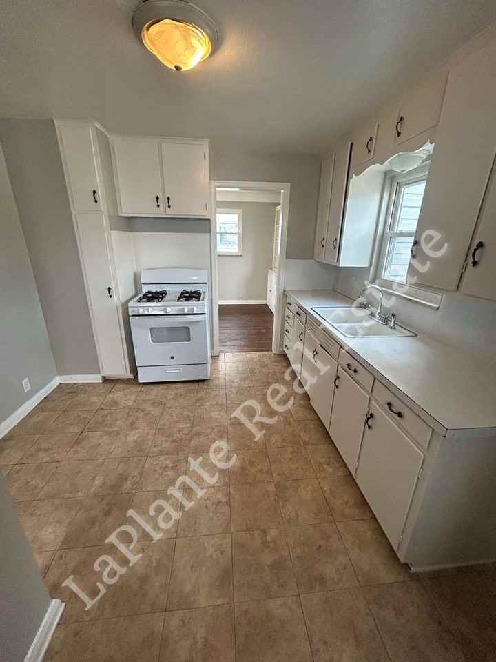 3811 Wallwerth Dr - Photo 6 of 20