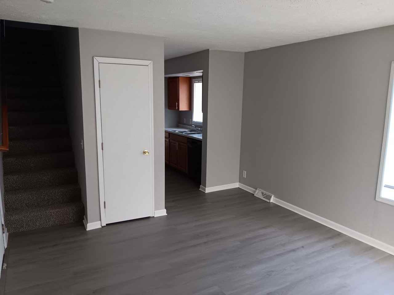 523 Gallagher St - Photo 2 of 19