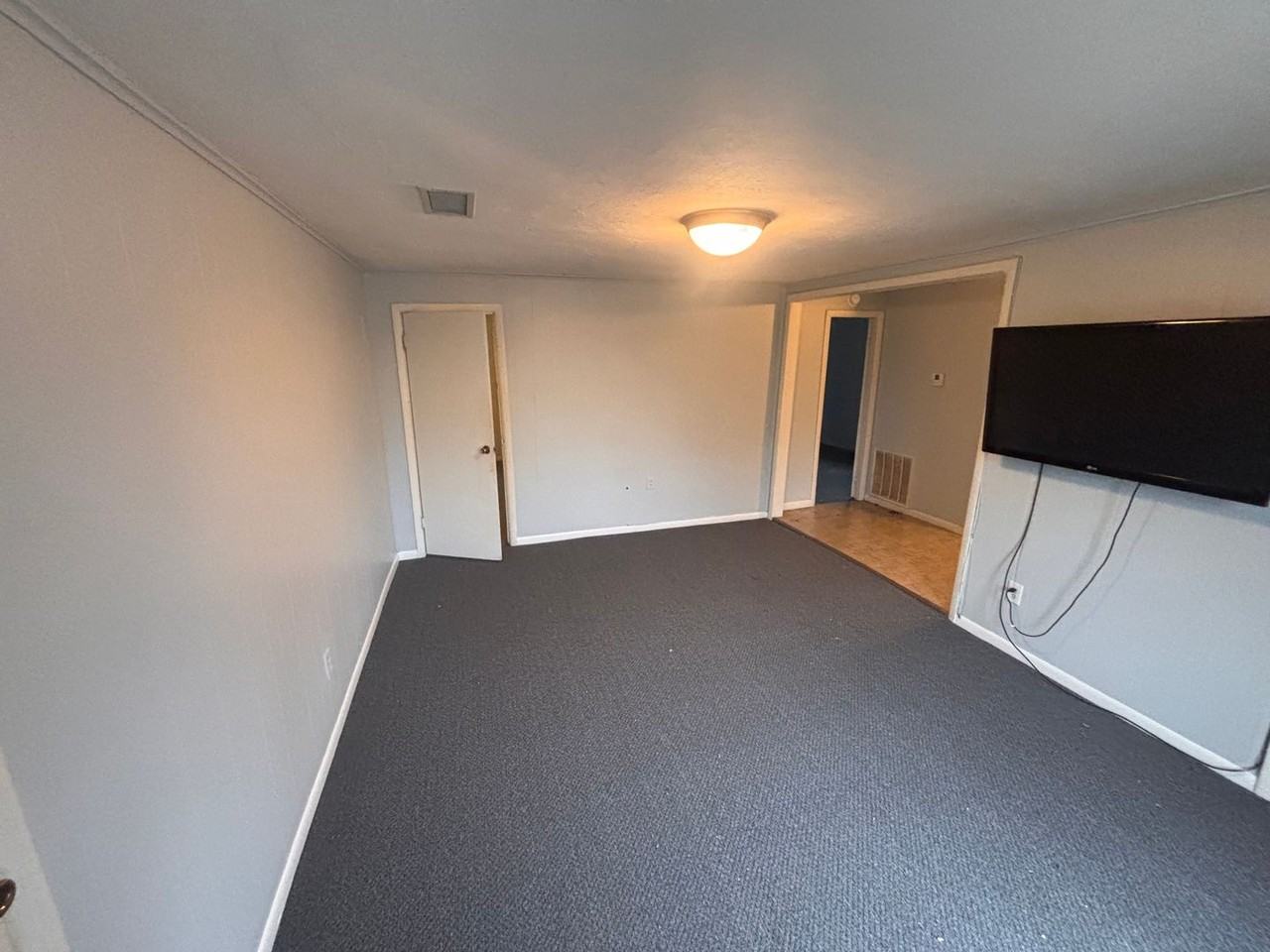 124 39th Ave N - Photo 2 of 9