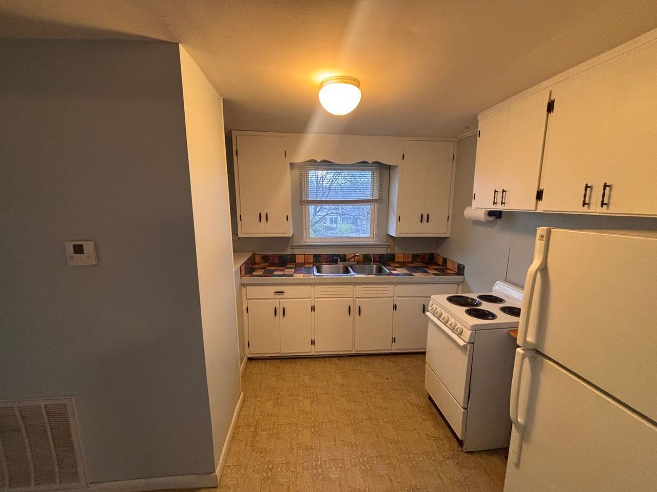 124 39th Ave N - Photo 5 of 9