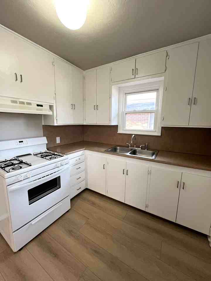 6823 Nw 50th St - Photo 4 of 11