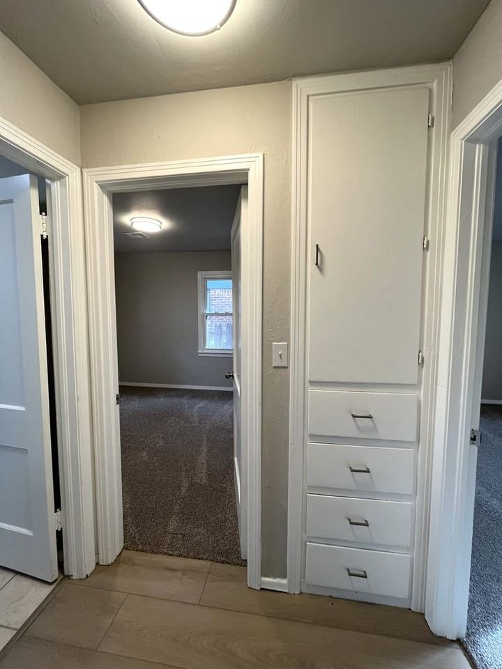 6823 Nw 50th St - Photo 6 of 11