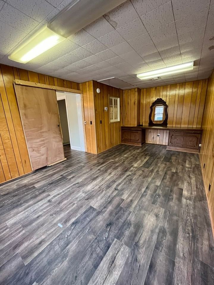 2115 N Linn Ave - Photo 3 of 8