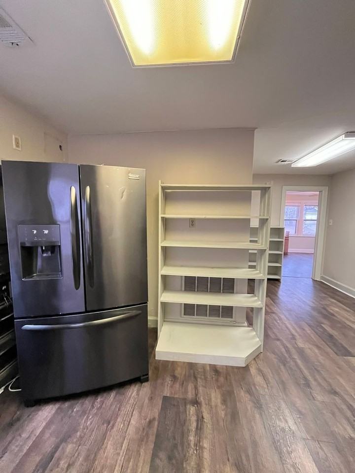 2115 N Linn Ave - Photo 6 of 8