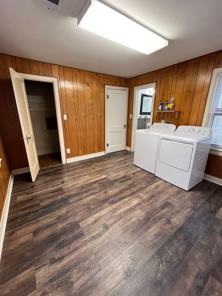 2115 N Linn Ave - Photo 7 of 8