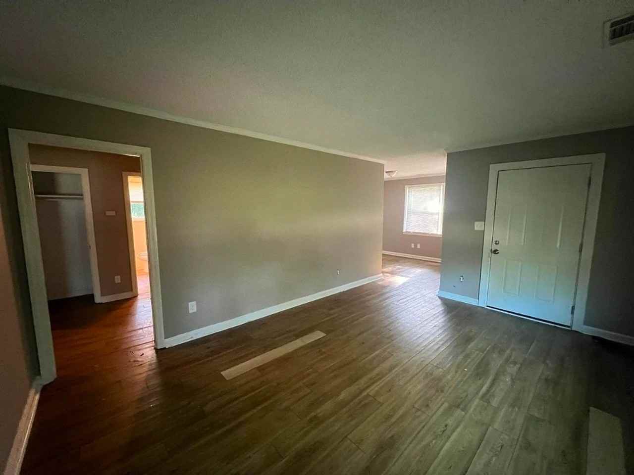 2201 Shirley Ave - Photo 2 of 17