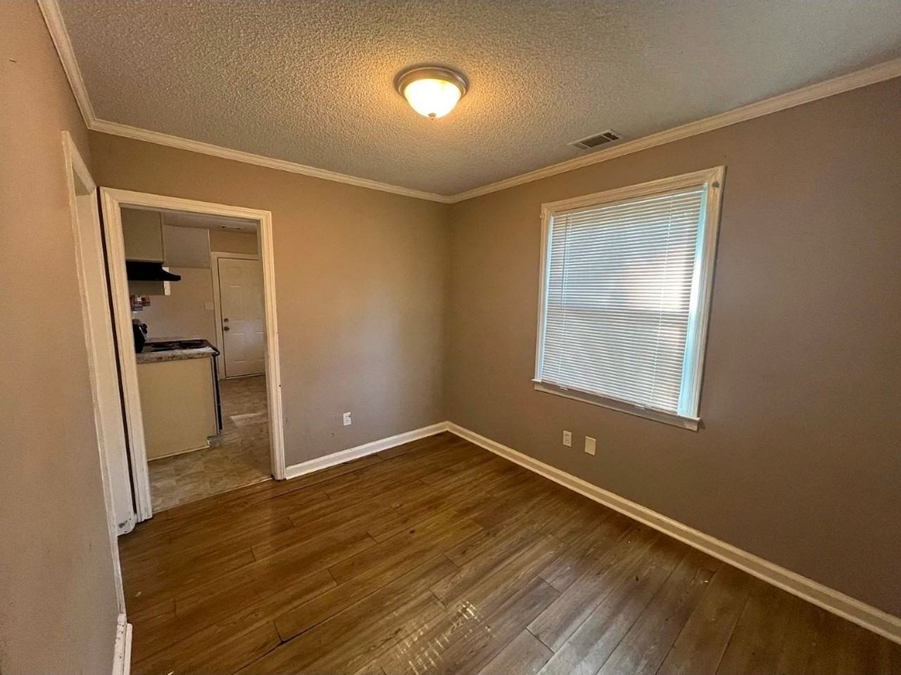 2201 Shirley Ave - Photo 4 of 17