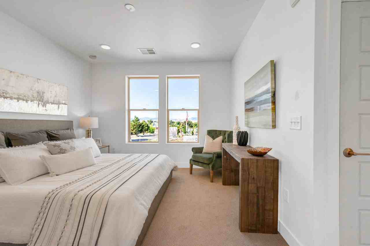 Encore at Aria — Live Where Adventure Begins - Photo 7 of 18