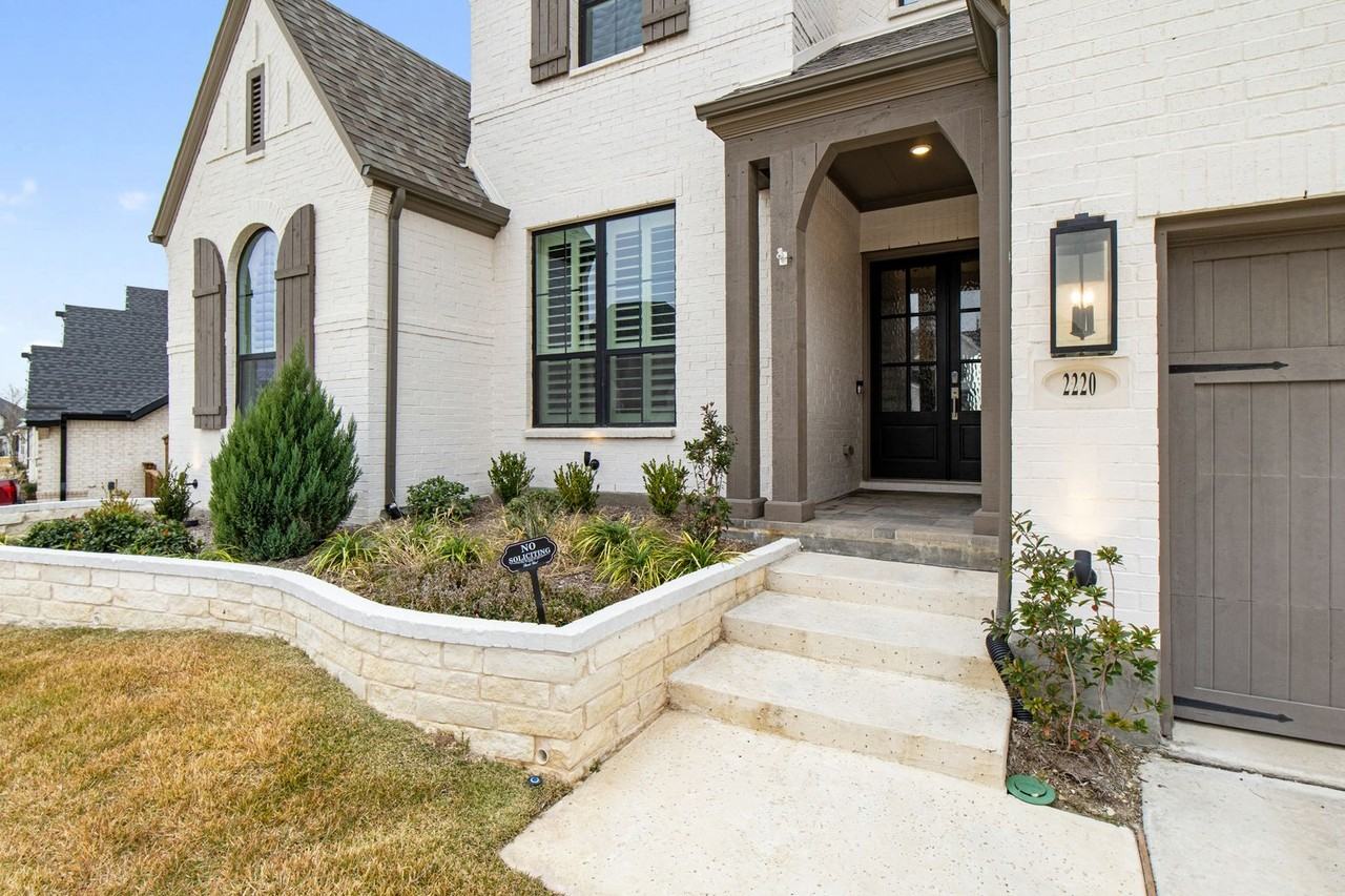 2220 Laurel Ridge Rd - Photo 2 of 33