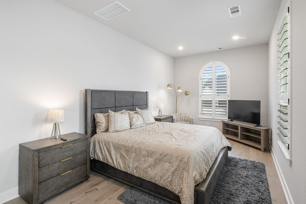 2220 Laurel Ridge Rd - Photo 4 of 33