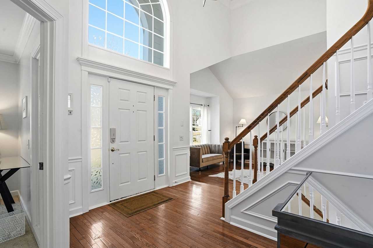 217 Strathburgh Ln - Photo 6 of 44