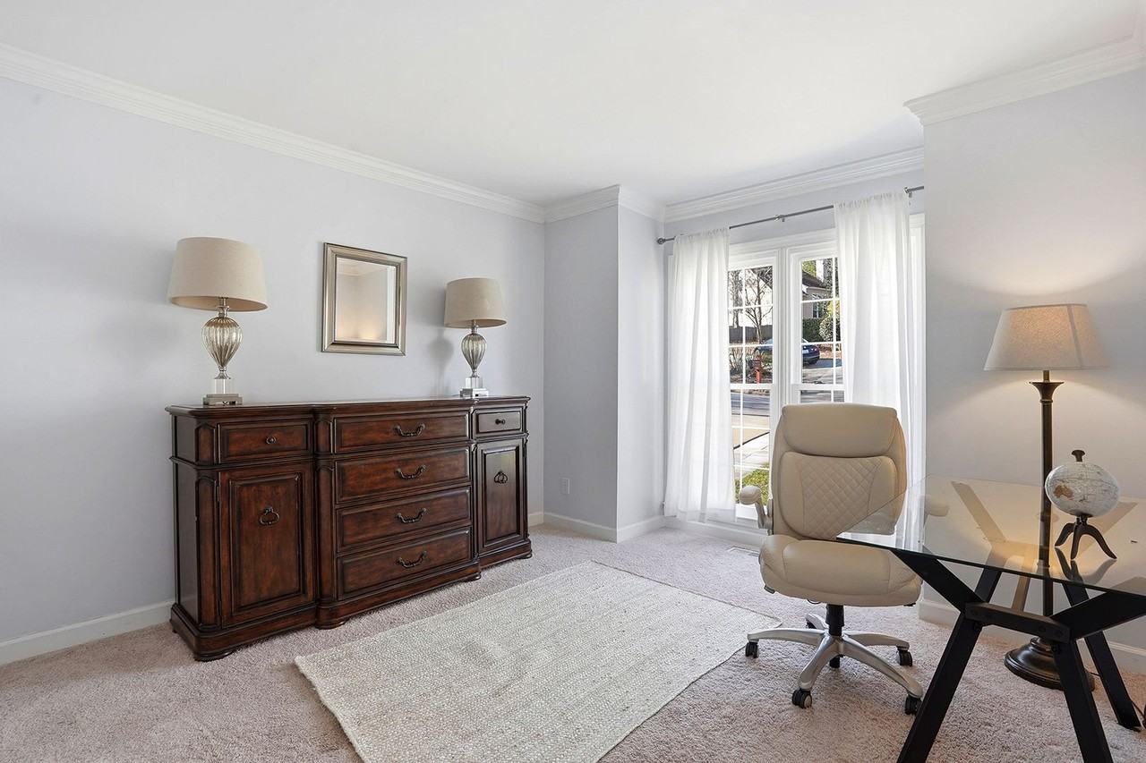 217 Strathburgh Ln - Photo 7 of 44