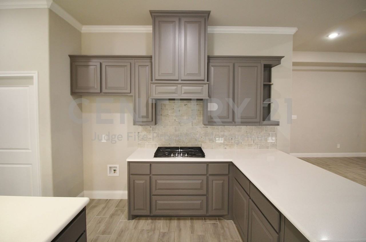 412 Abbott - Photo 4 of 14