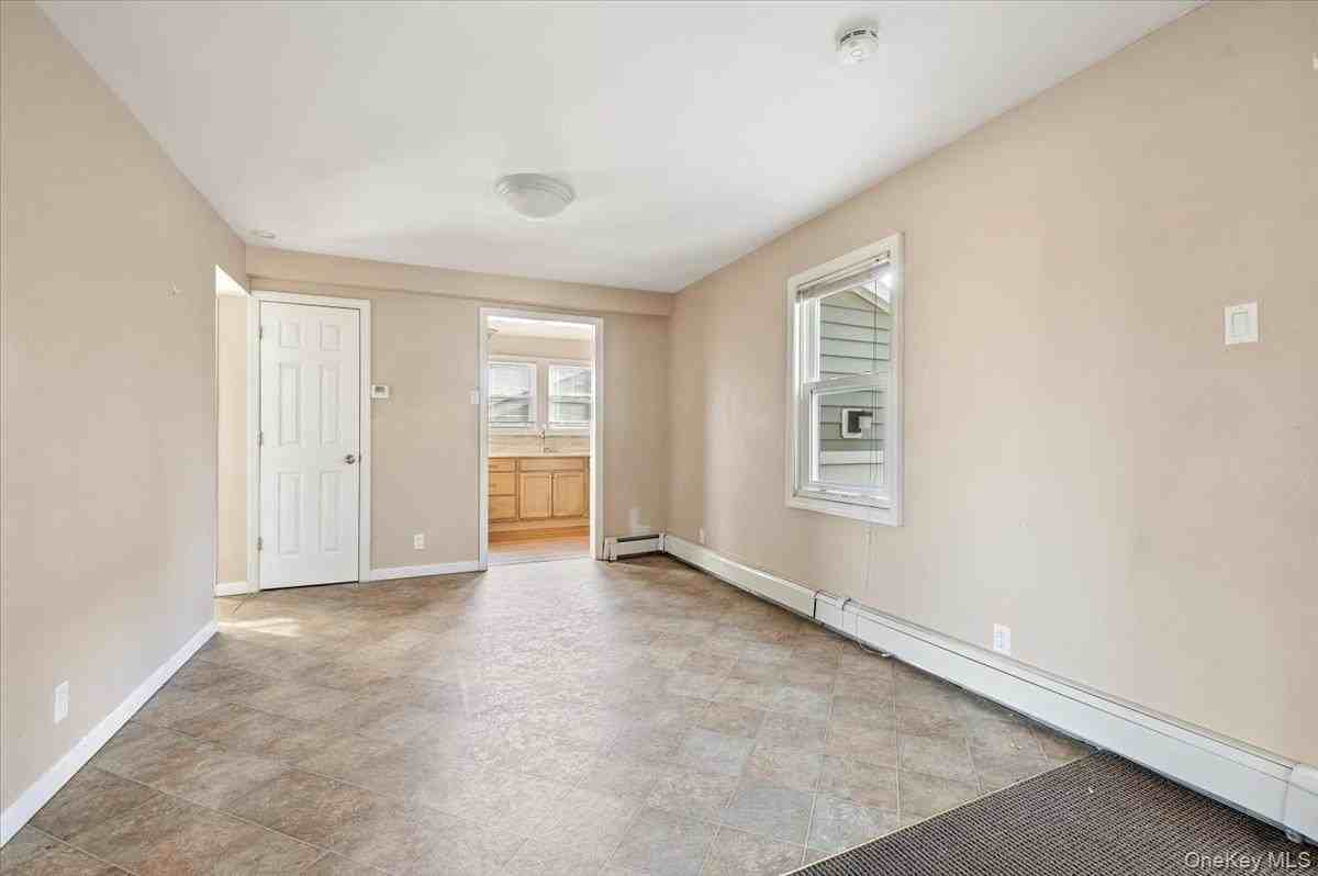 8 Garfield Ave Apt 2 #2 - Photo 7 of 14