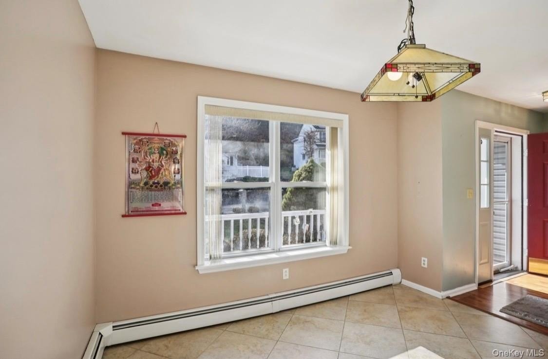 53 Larkin Ln - Photo 3 of 12