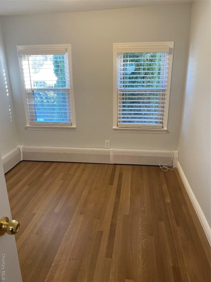 75 W Washington Ave - Photo 7 of 9