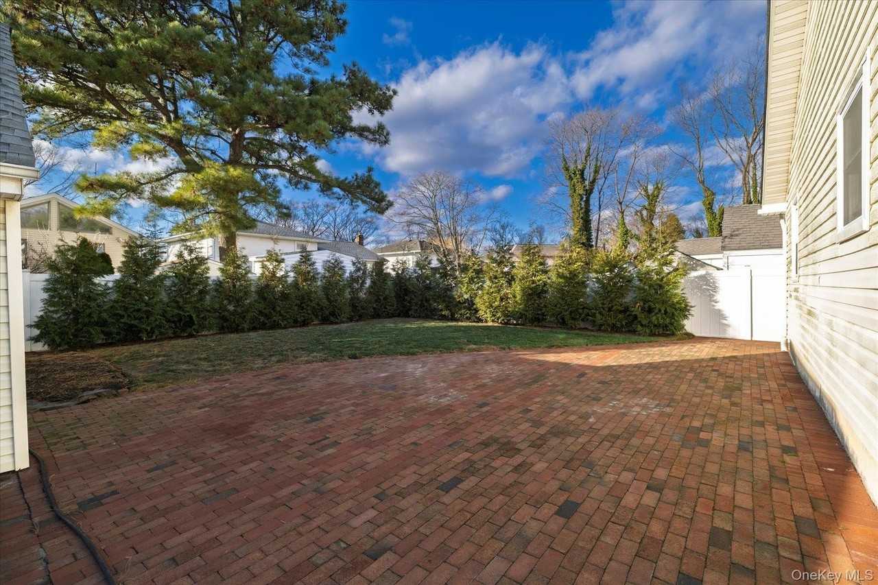 2280 Brookside Ave - Photo 6 of 22