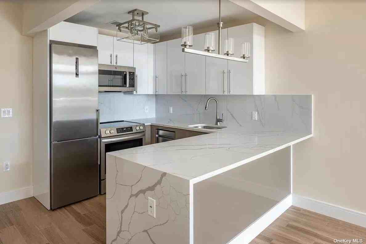 10314 Northern Blvd #5G - Photo 3 of 6