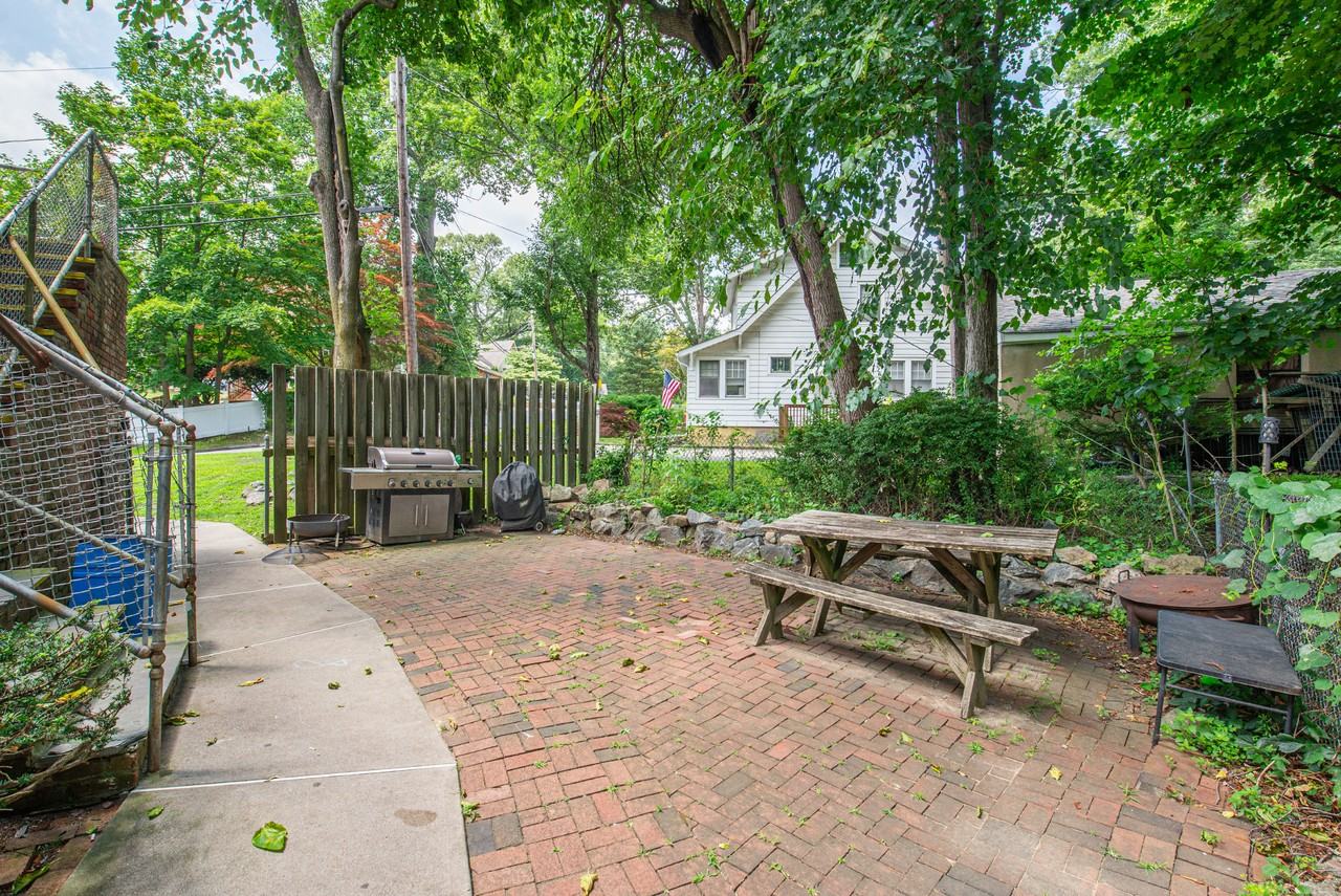 1824 Pleasant View Ave - Photo 5 of 13