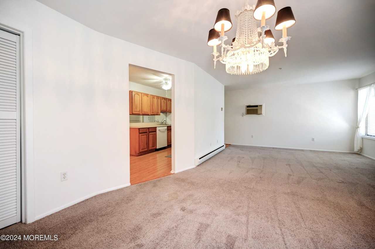 59 Amberly Dr Unit F #F - Photo 3 of 21