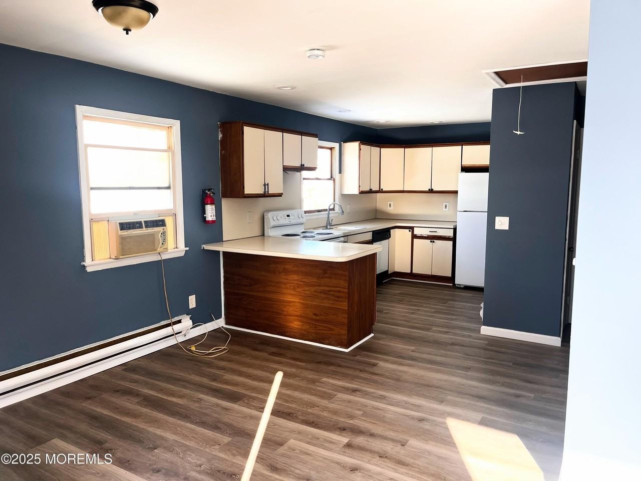 1023 Atlantic City Blvd - Photo 5 of 11