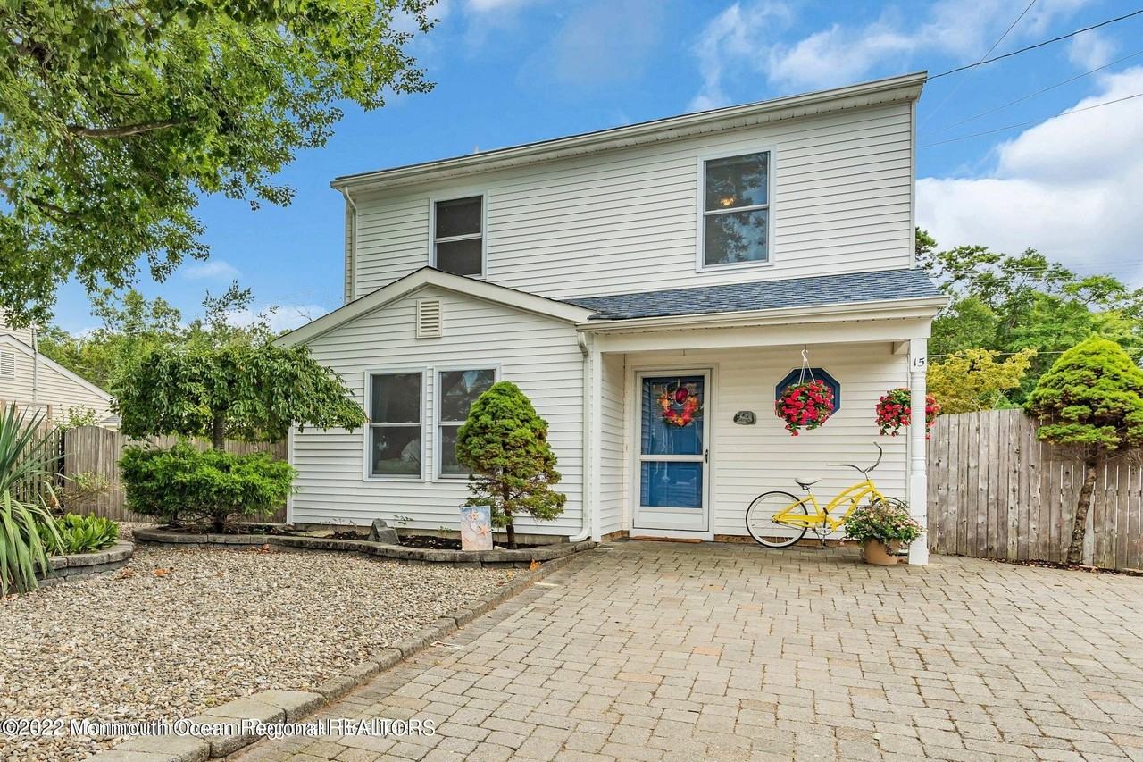 15 Bahia Ct - Photo 2 of 19