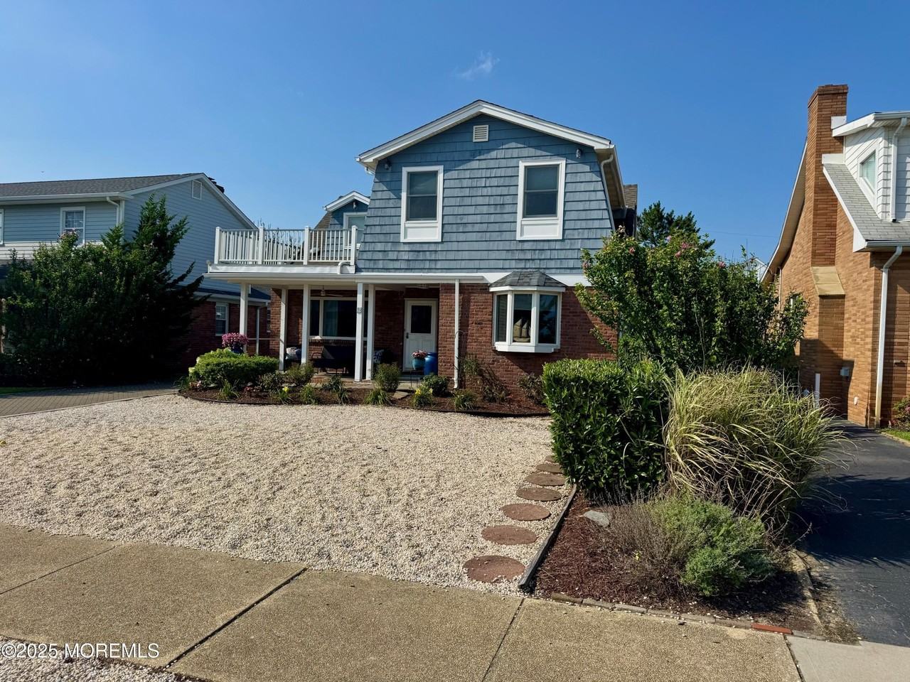 12 York Ave - Photo 2 of 15