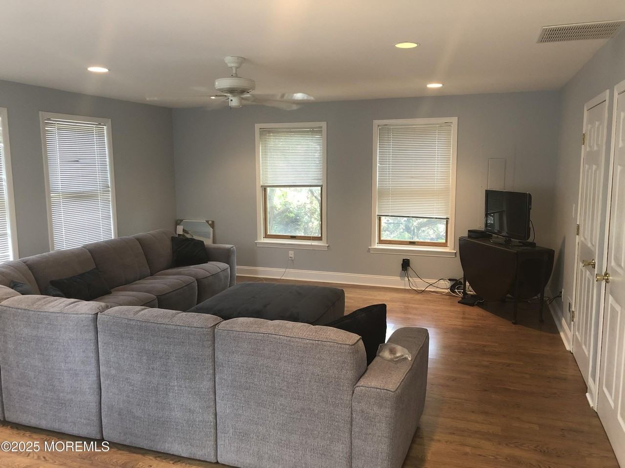 12 York Ave - Photo 7 of 15