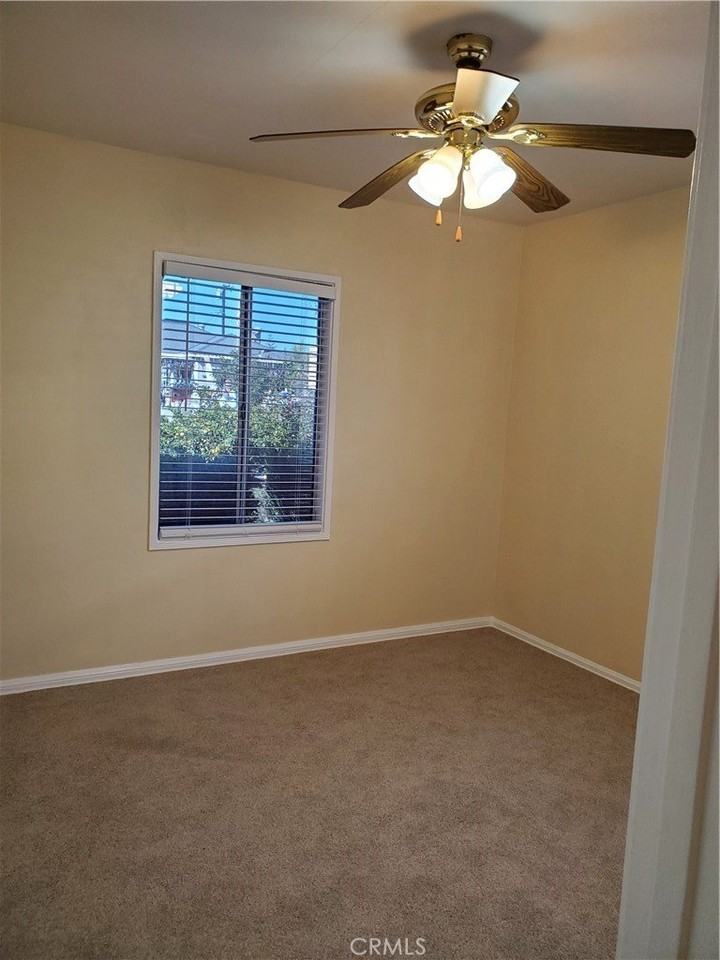 544 Laurel Ave - Photo 5 of 15