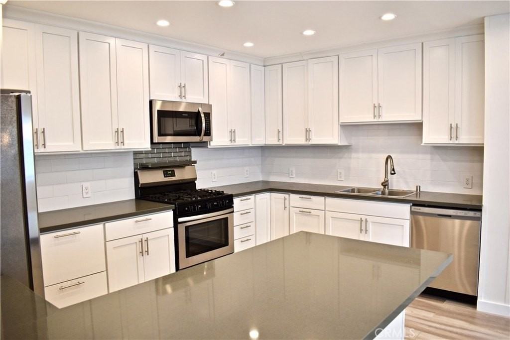 300 Maryland St #1 - Photo 5 of 24