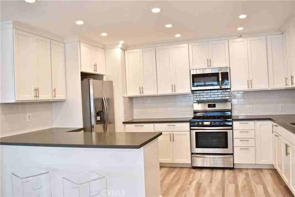 300 Maryland St #1 - Photo 6 of 24