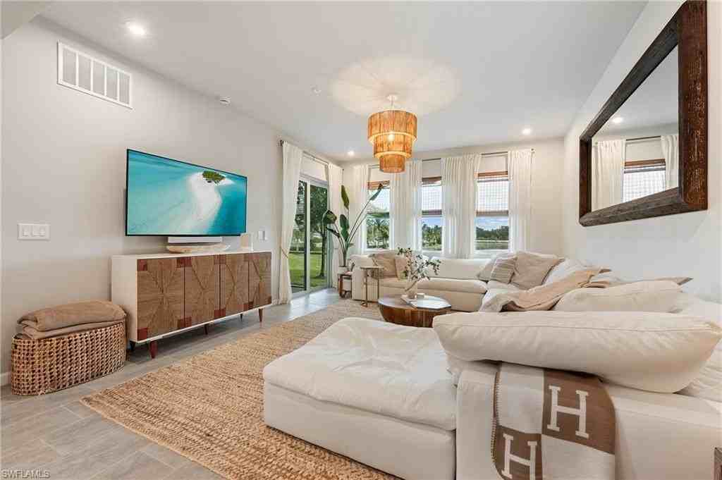 4638 Arboretum Cir #102 - Photo 5 of 19