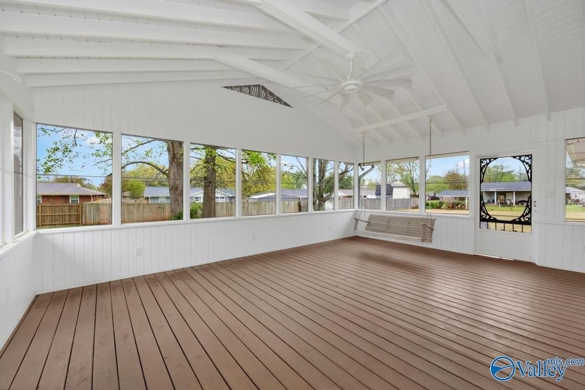 1610 Chapman Ave Ne - Photo 4 of 28