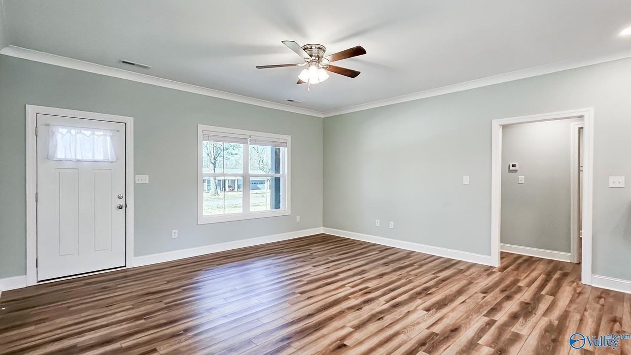 14300 Peek Dr - Photo 5 of 30