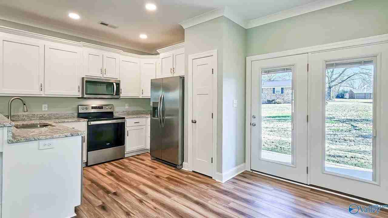 14300 Peek Dr - Photo 6 of 30