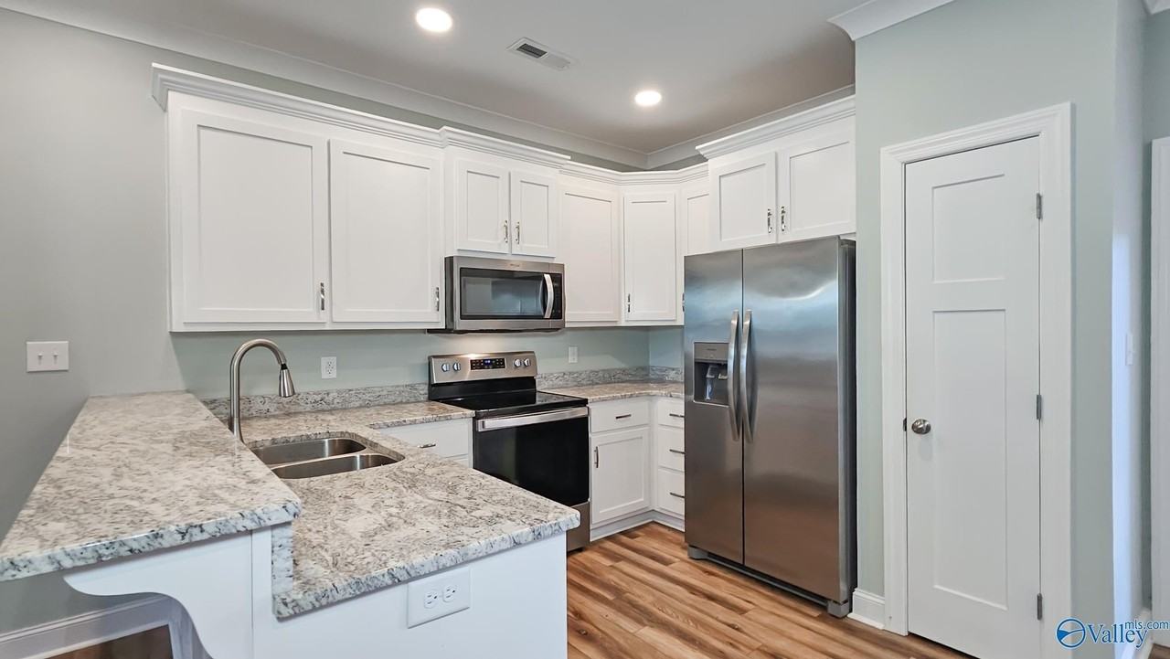 14300 Peek Dr - Photo 7 of 30