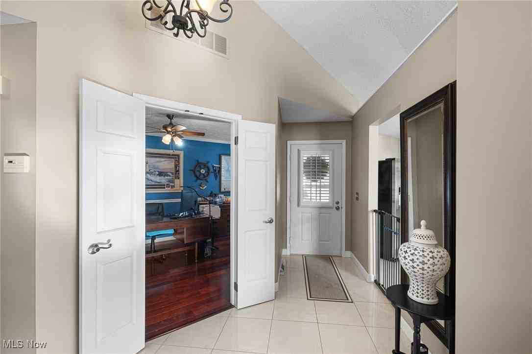 6671 Hidden Lake Trl - Photo 4 of 36