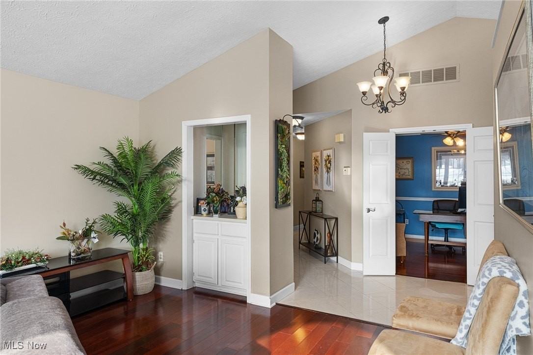 6671 Hidden Lake Trl - Photo 6 of 36