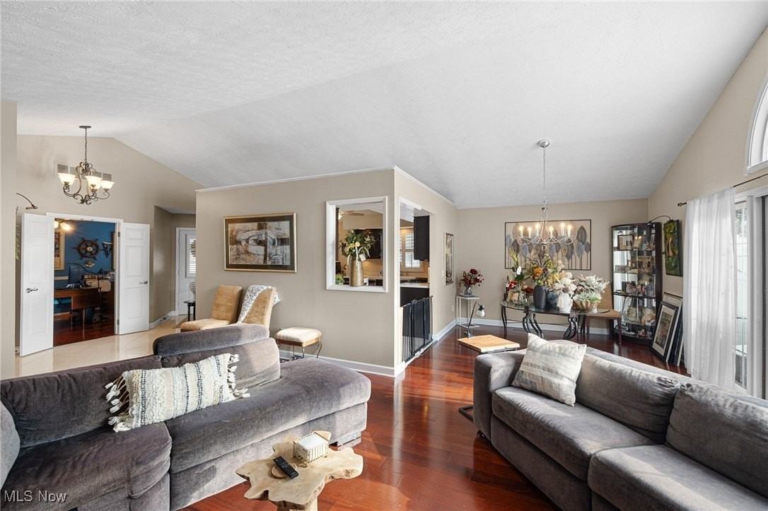 6671 Hidden Lake Trl - Photo 7 of 36