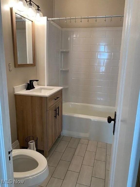 2215 Chesterland Ave - Photo 5 of 9