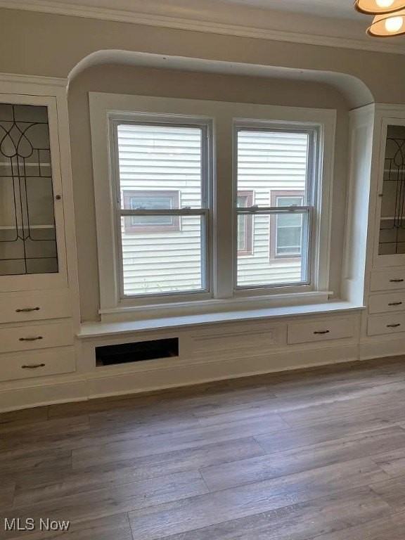 2215 Chesterland Ave - Photo 7 of 9