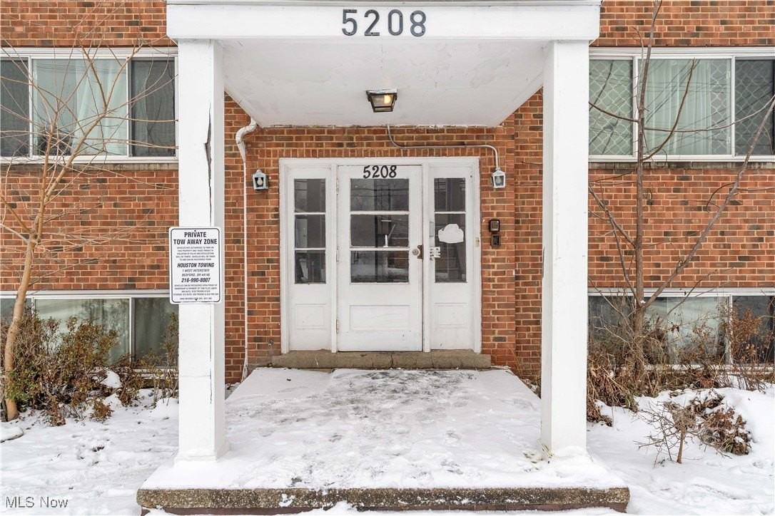 5208 Lee Rd Apt 6 #6 - Photo 4 of 19