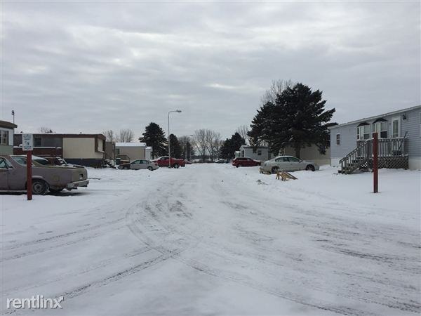 430 S Byron St - Photo 3 of 15